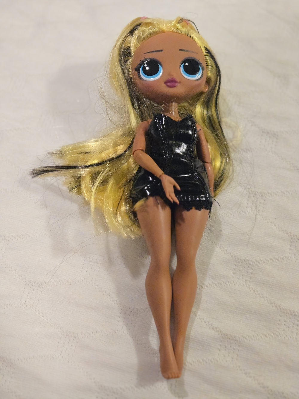 MGA Entertainment L.O.L. Surprise OMG Series Alt GRRRL Yellow Black Collectable